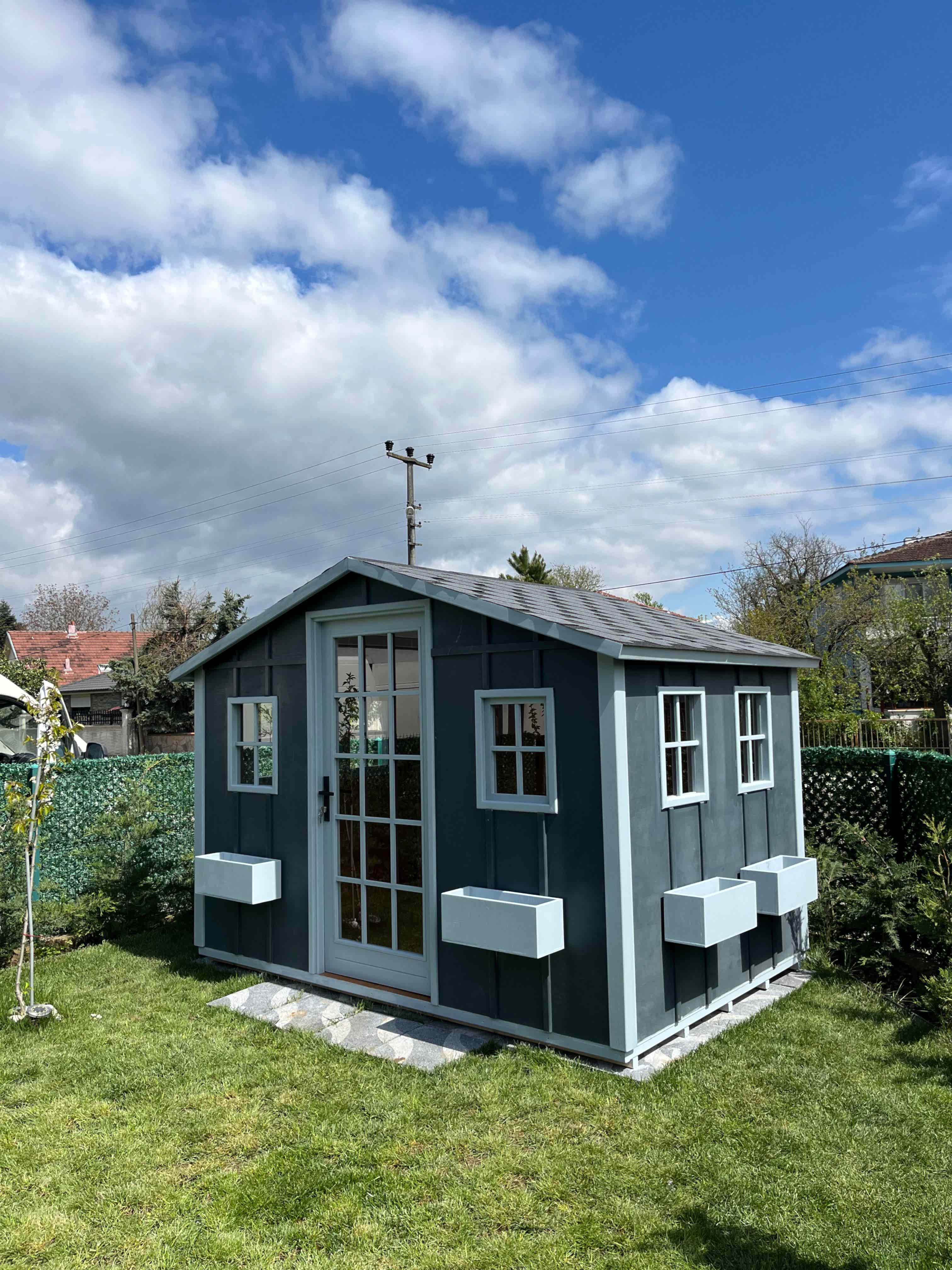 Pencere Detaylı Bahçe Depolama Kulübesi